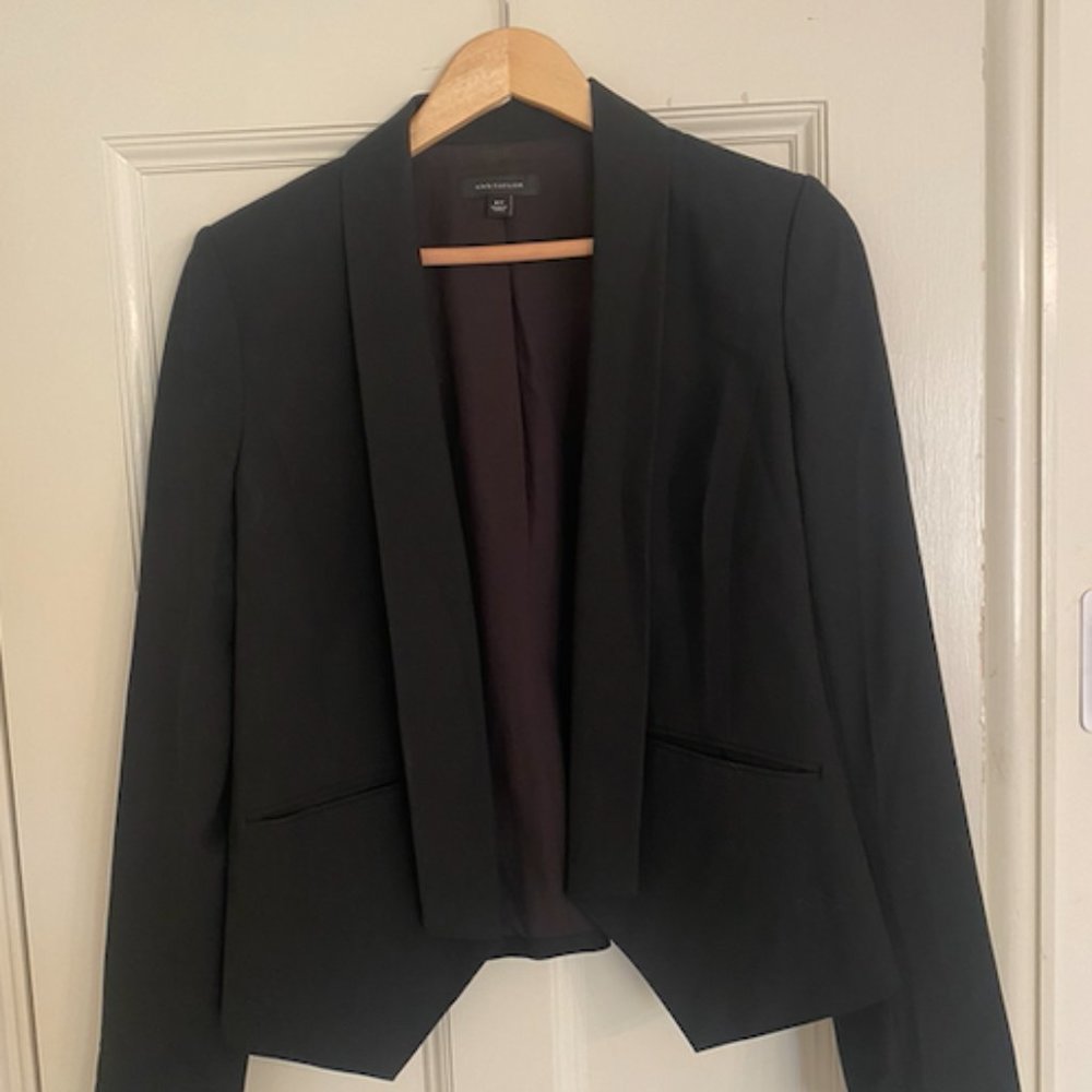 ANN TAYLOR BLACK BLAZER - 6 TALL